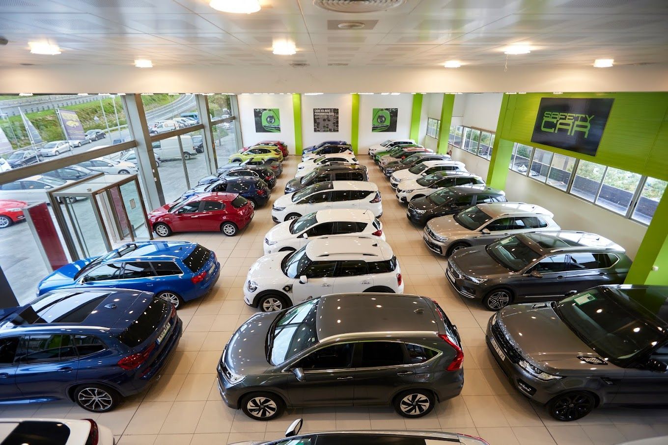 Exposición de coches de segunda mano en Safety Car Elgoibar